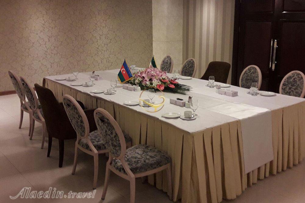 سالن VIP خلیج فارس هتل اسپیناس تهران | علاءالدین تراول