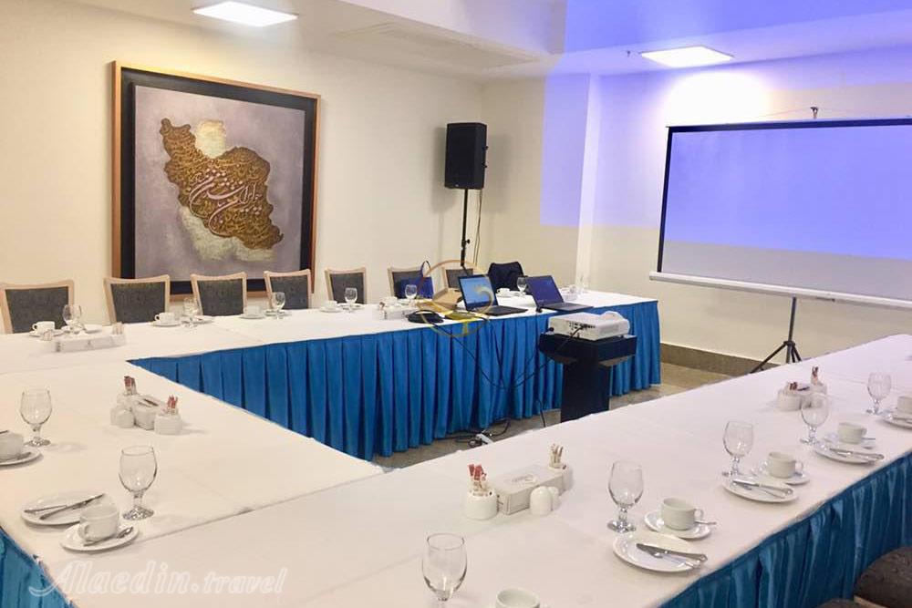 سالن دیبا هال هتل اسپیناس پالاس تهران | علاءالدین تراول