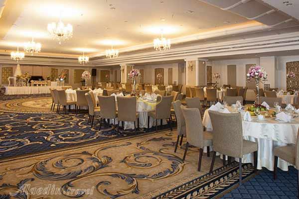 تالار پارسه دو هتل اسپیناس پالاس تهران