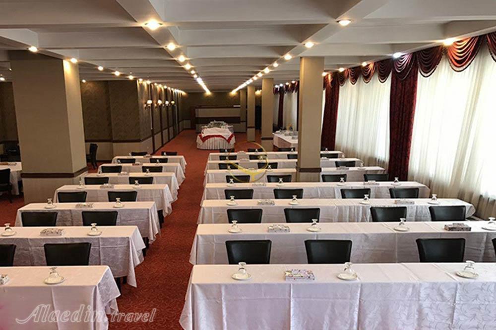 سالن های هتل پارسیان استقلال تهران | علاءالدین تراول