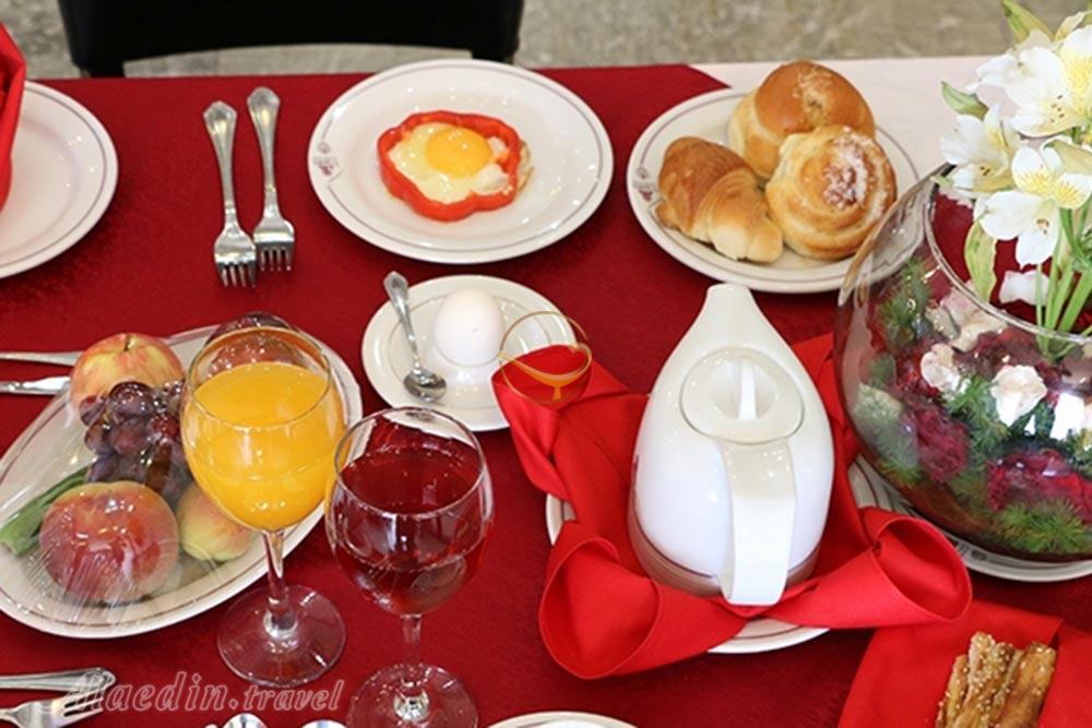 سالن یاس 1 هتل پارسیان استقلال تهران | علاءالدین تراول