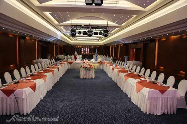 سالن صدف هتل هما تهران