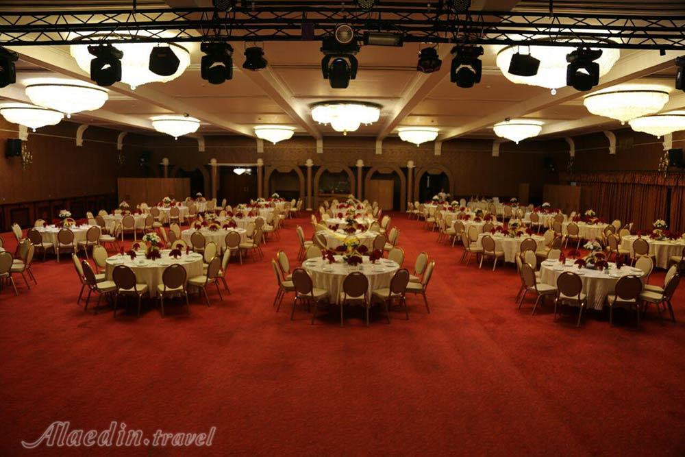 سالن زمرد هتل هما تهران | علاءالدین تراول