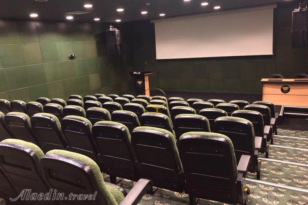 سالن سینمایی 60 نفره برج میلاد تهران | علاءالدین تراول