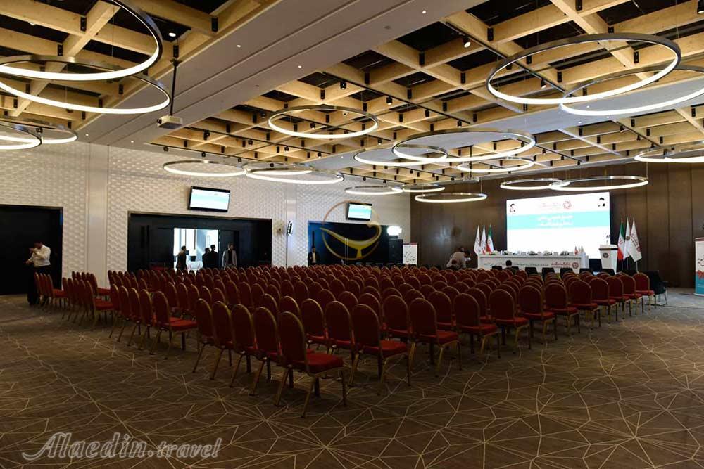 سالن پارادایس هتل نووتل تهران | علاءالدین تراول