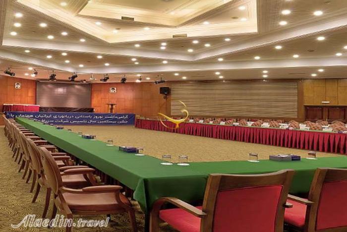 سالن های هتل المپیک تهران | علاءالدین تراول