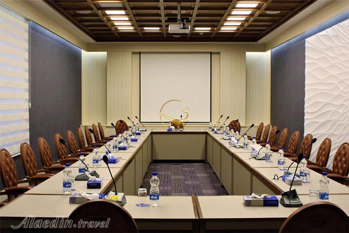 سالن کنفرانس حافظ هتل المپیک تهران | علاءالدین تراول