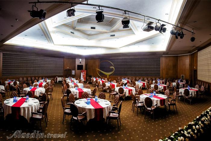 سالن هگمتانه هتل المپیک تهران | علاءالدین تراول