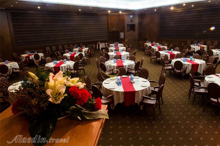 سالن هگمتانه هتل المپیک تهران | علاءالدین تراول