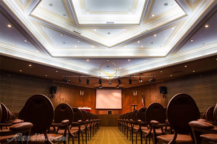 سالن هگمتانه هتل المپیک تهران | علاءالدین تراول