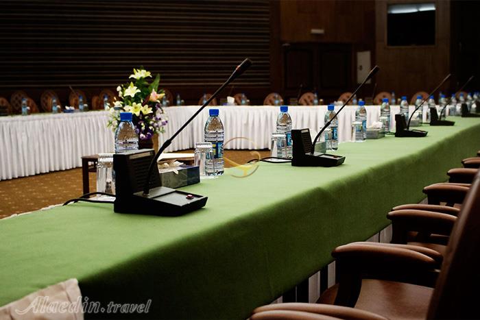 سالن هگمتانه هتل المپیک تهران | علاءالدین تراول