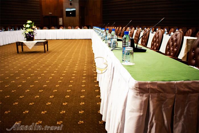 سالن هگمتانه هتل المپیک تهران | علاءالدین تراول