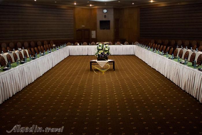 سالن هگمتانه هتل المپیک تهران | علاءالدین تراول