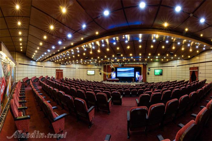 سالن همایش های بین المللی هتل المپیک تهران | علاءالدین تراول