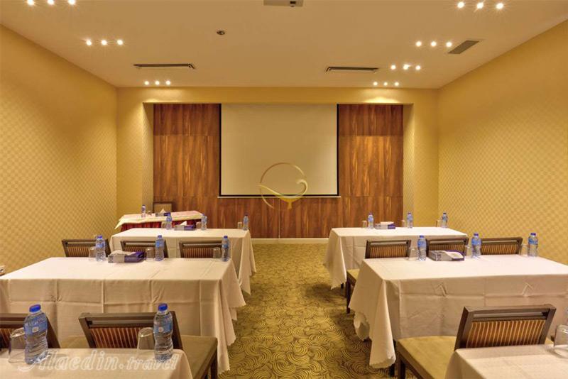 سالن جلسه یک هتل المپیک تهران