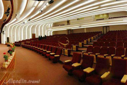 سالن آمفی تئاتر هتل قلب تهران