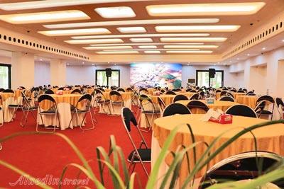 سالن چند منظوره هتل قلب تهران