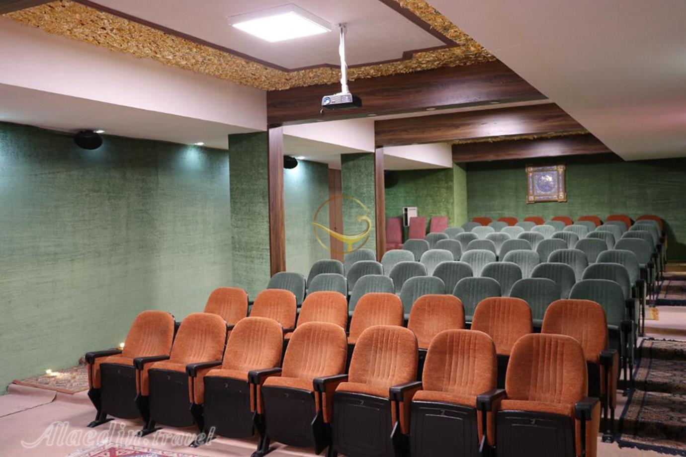 سالن کنفرانس موسسه فرهنگی مطالعاتی شمس الشموس | علاءالدین تراول