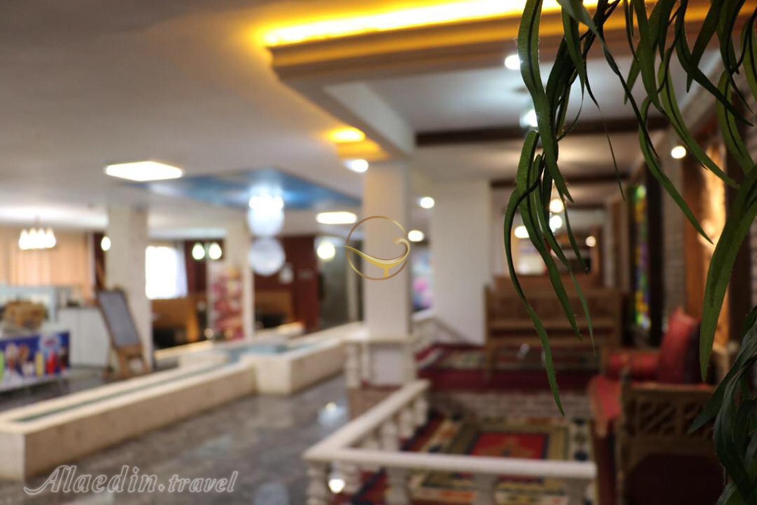 سالن کنفرانس موسسه فرهنگی مطالعاتی شمس الشموس | علاءالدین تراول