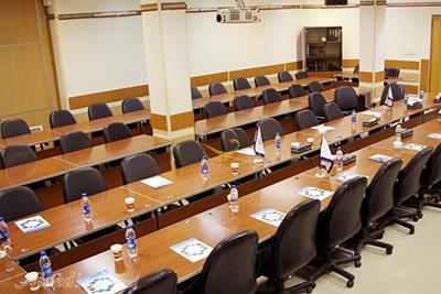 سالن تابش جهاد دانشگاهی صنعتی شریف