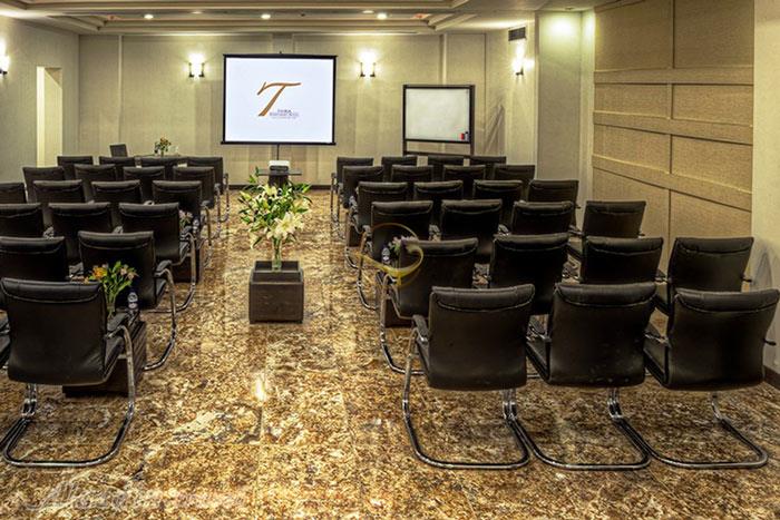 سالن کنفرانس هتل طوبی | علاءالدین تراول