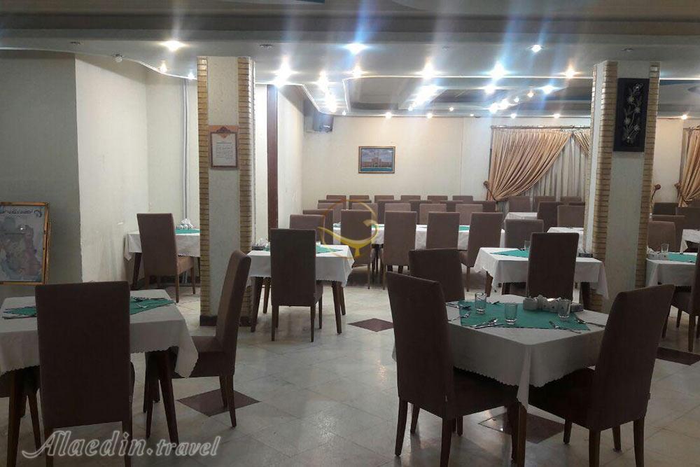 سالن ارکیده هتل جهانگردی یزد | علاءالدین تراول