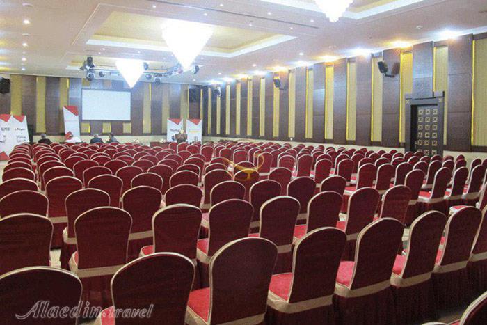 سالن خیام هتل پارسیان صفائیه یزد