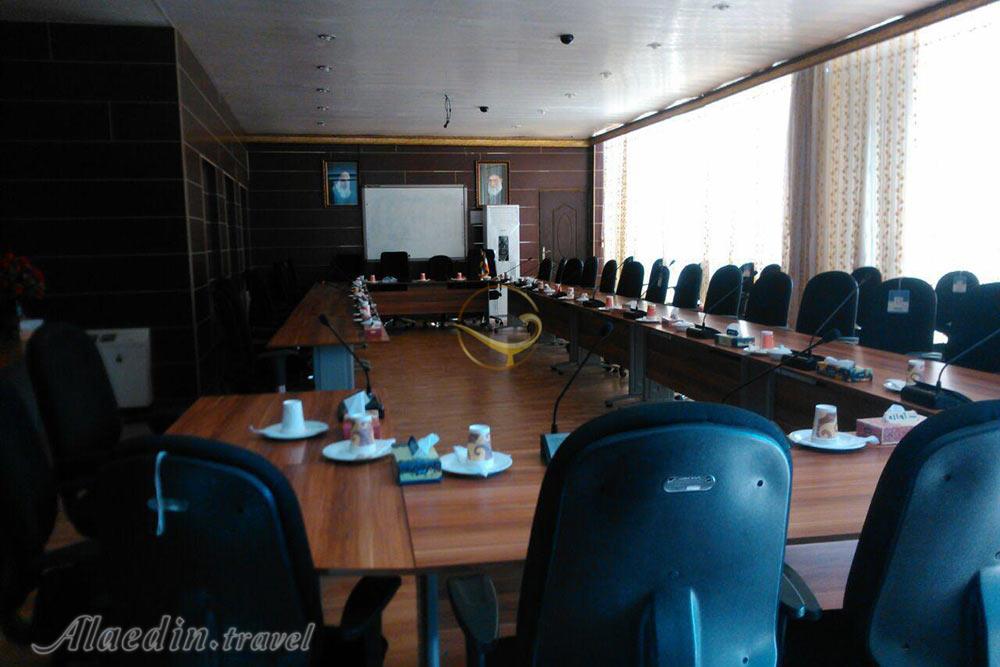 سالن مهر هتل زنبق یزد | علاءالدین تراول