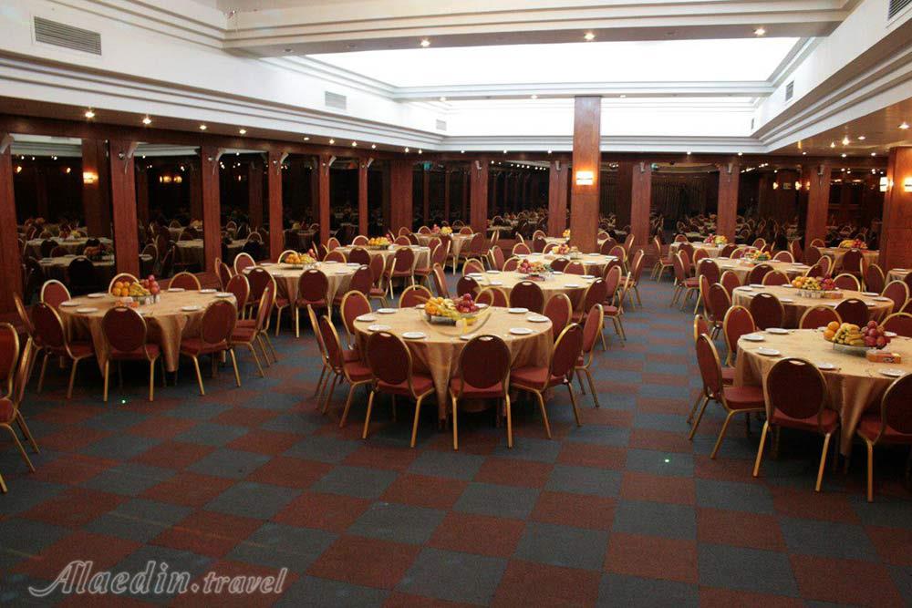 سالن های هتل بزرگ زنجان | علاءالدین تراول