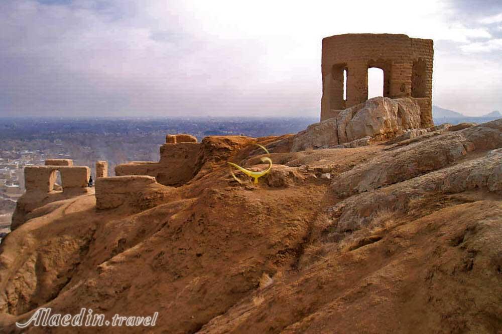 آتشگاه اصفهان (کوه آتشگاه) | علاءالدین تراول