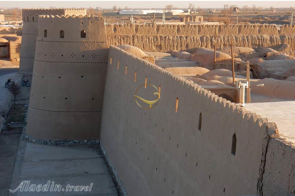 تور کویر خارا؛ کاشان، ورزنه