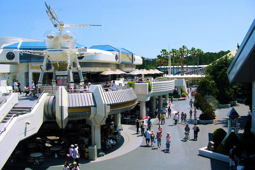 قسمتهای مختلف دیزنی لند توکیو - سرزمین آینده – Tomorrowland