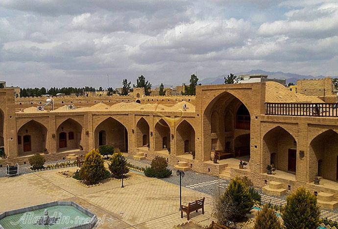 کاروانسرای عباسی نایین