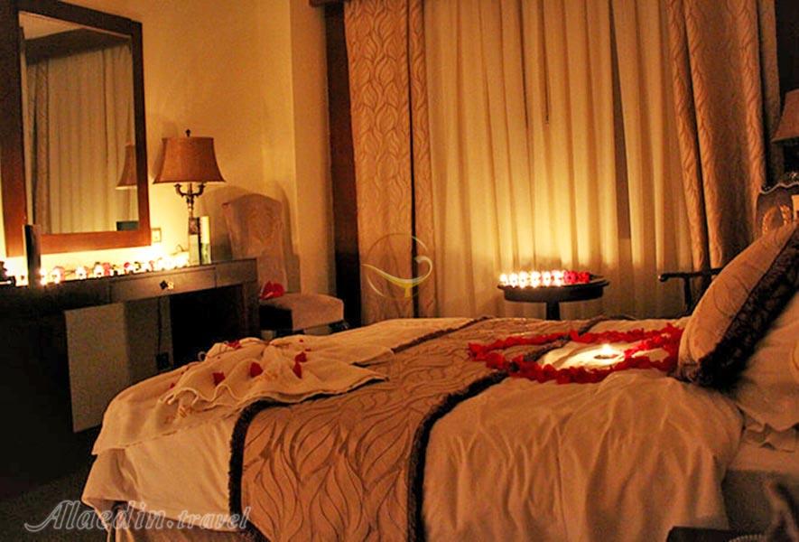 تصویر اتاق کوئین یا اتاق ماه عسل هتل درویشی مشهد