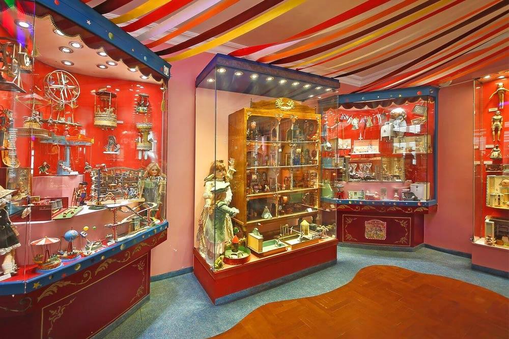 بازدید از موزه اسباب بازی آنتالیا با علاالدین تراول