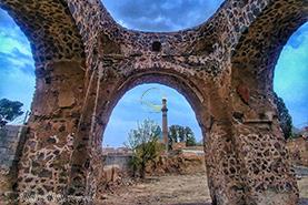 آتشکده و مسجد جامع نطنز، دو مذهب در یک قاب