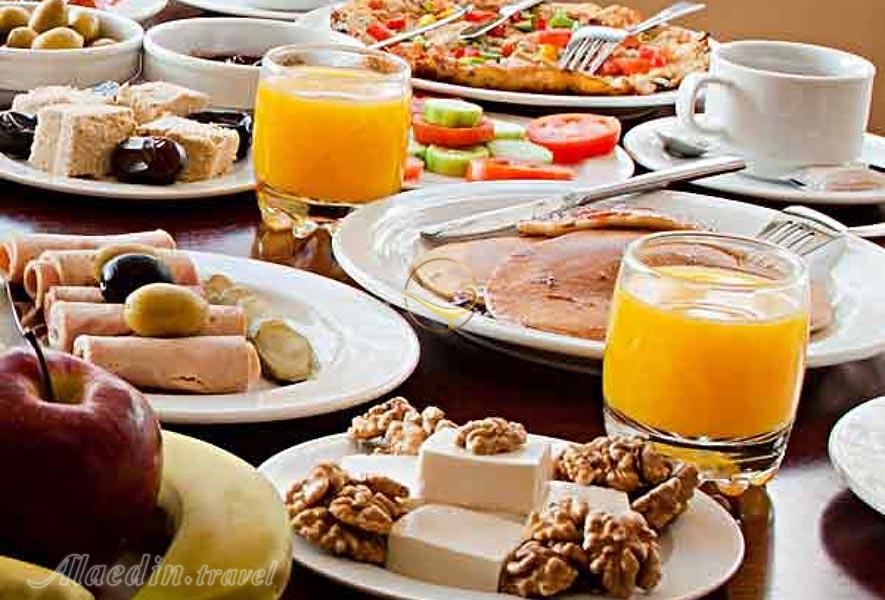 صبحانه هتل استقلال تهران