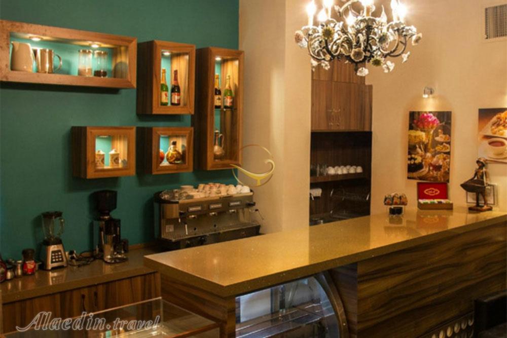 کافی شاپ هتل 3 ستاره توریست اصفهان | علاءالدین تراول