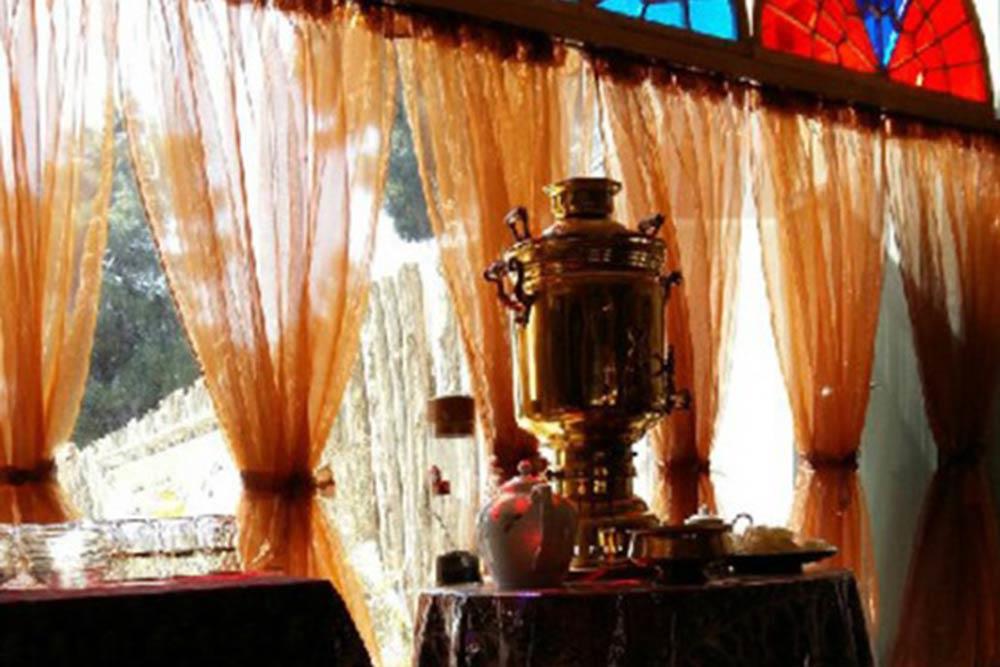 رستوران سنتی خاتون هتل استقلال تهران | علاءالدین تراول