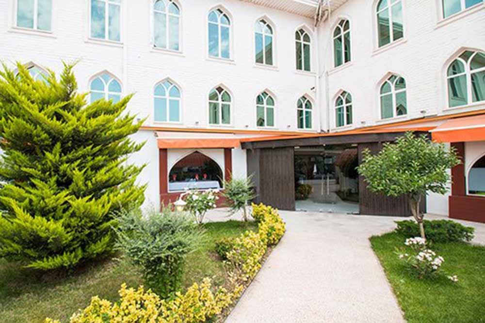 رستوران طهران کلاس هتل ارم تهران