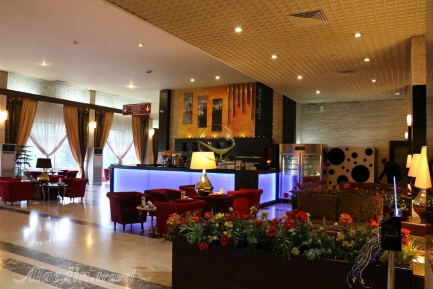 کافی شاپ هتل استقلال تهران | علاءالدین تراول