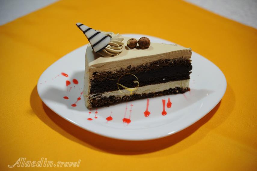 کافی شاپ هتل استقلال تهران | علاءالدین تراول