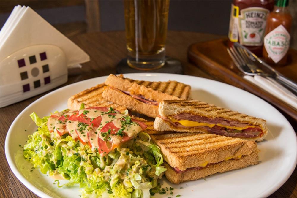 کافی شاپ هتل اسکان الوند تهران | علاءالدین تراول