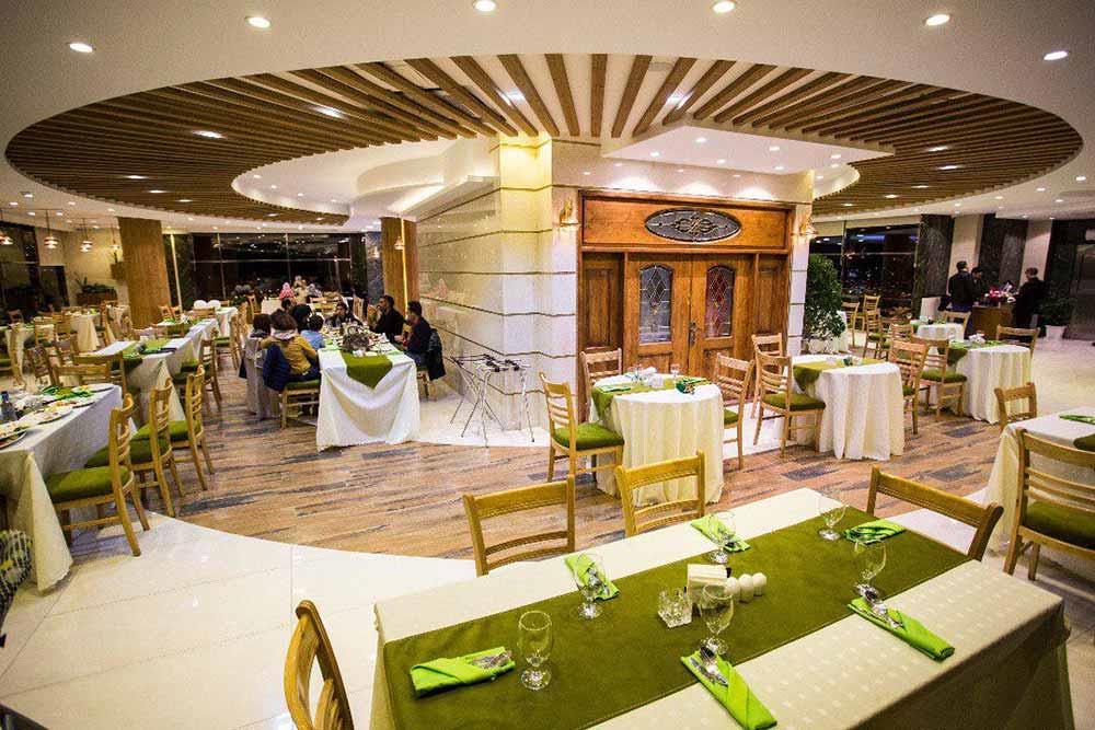 کافه رستوران برگ اراک | علاءالدین تراول