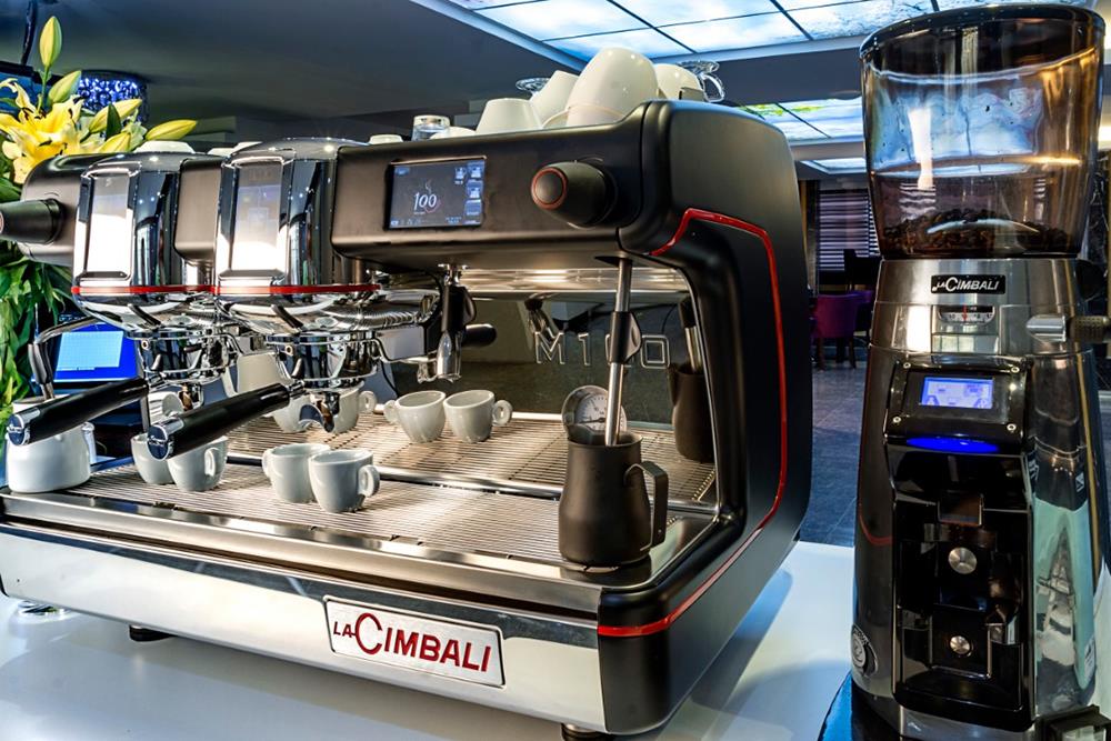 کافی شاپ هتل آرامیس تهران | علاءالدین تراول