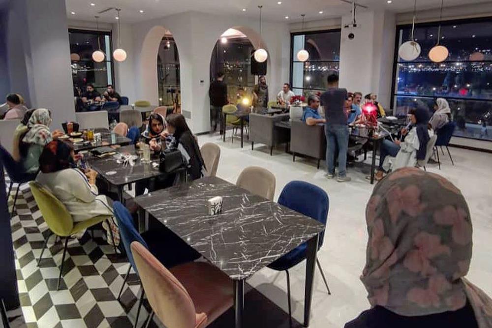 رستوران بلک لانژ بام لند تهران | علاءالدین تراول