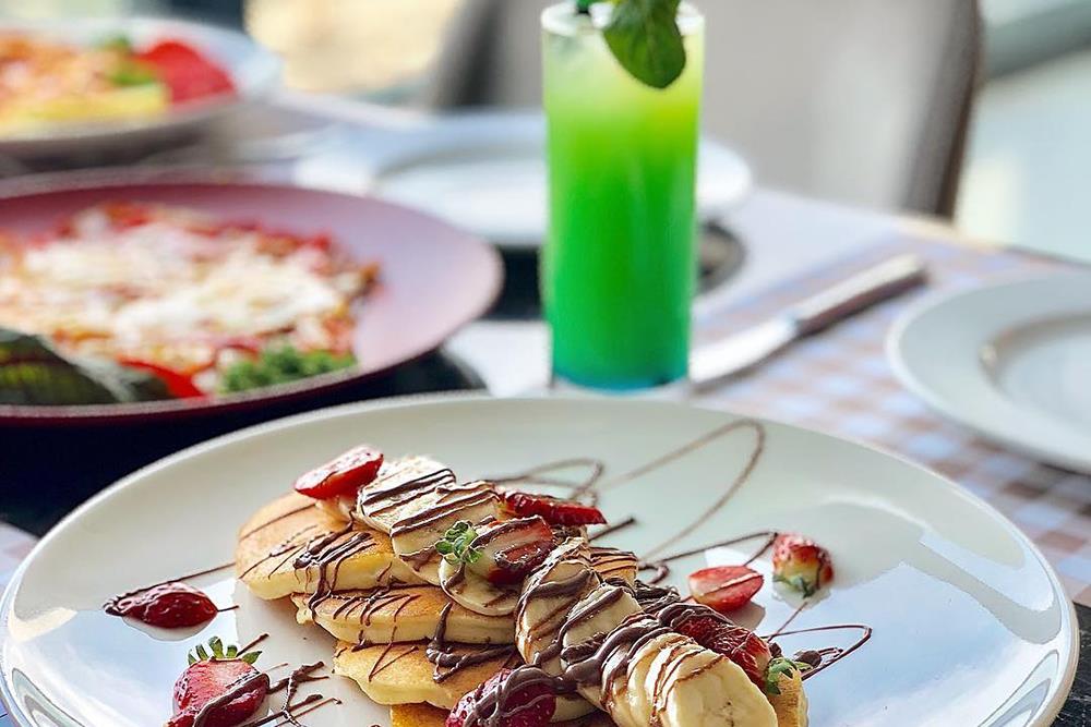 رستوران بلک لانژ بام لند تهران | علاءالدین تراول