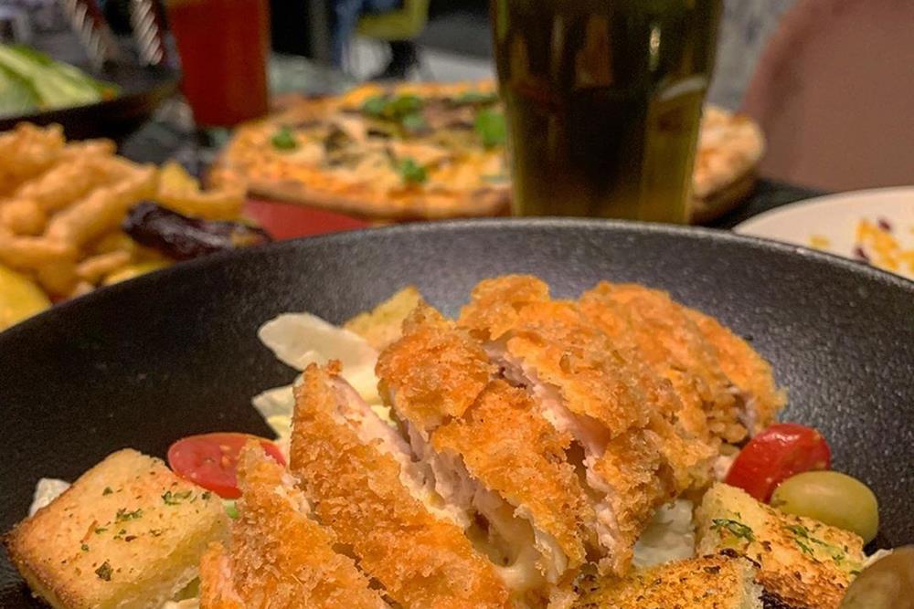 رستوران بلک لانژ بام لند تهران | علاءالدین تراول