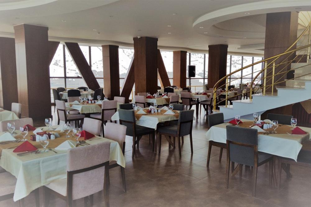 رستوران بام هتل هاله بانه | علاءالدین تراول