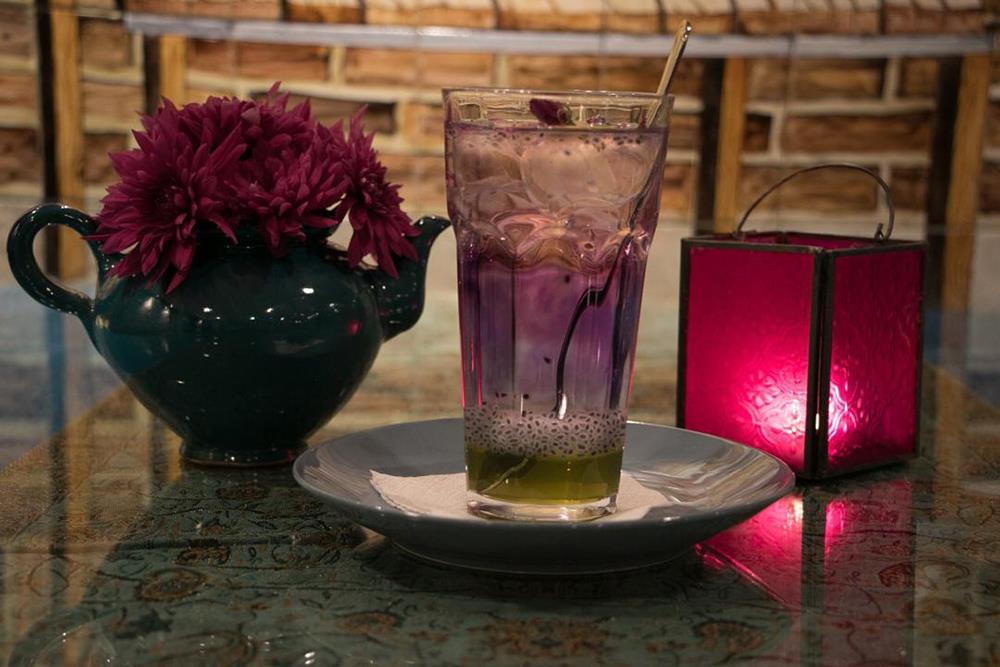 دمنوشکده چمان هتل سیمرغ | علاءالدین تراول